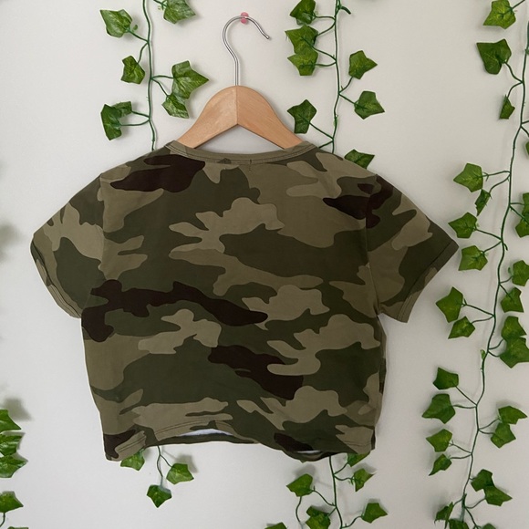 camp printed crop top - Picture 3 of 3